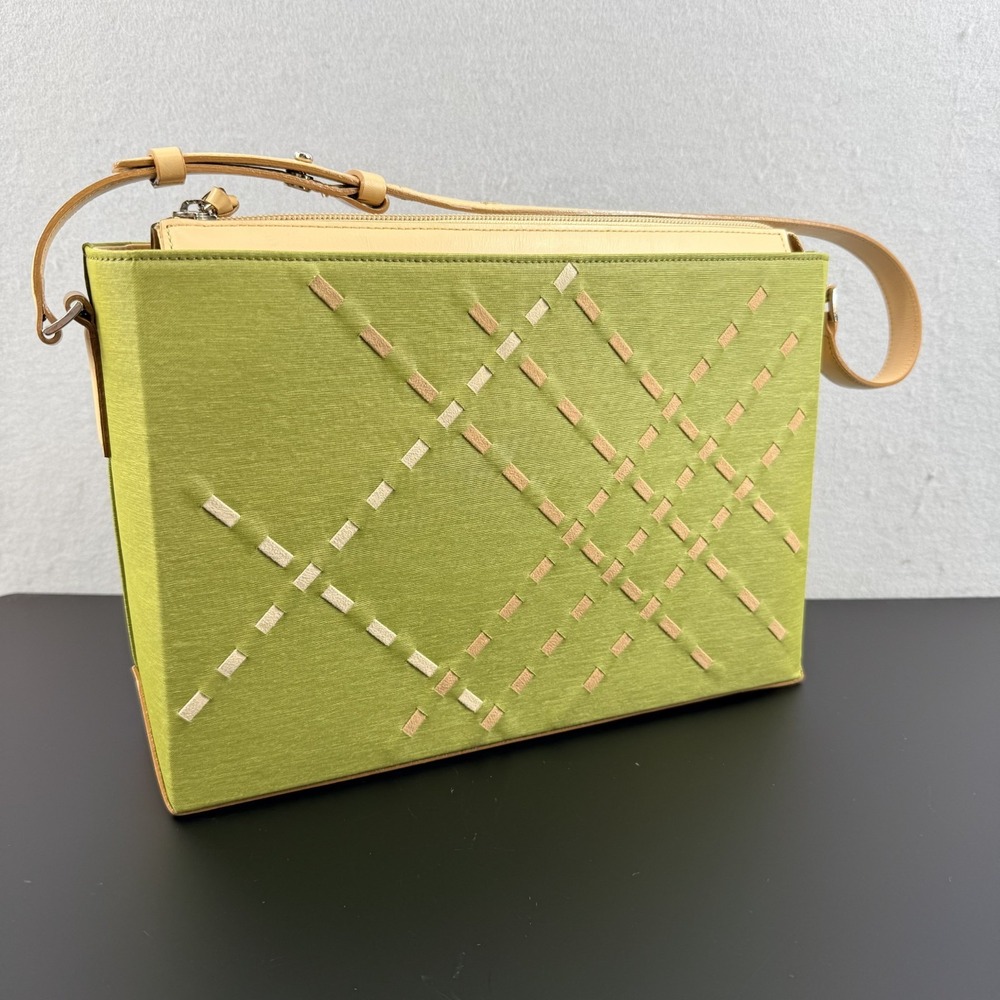 Burberry London Pear‎ Green Satin Stitched Geometric Bag 2000s Boutique Rare COA